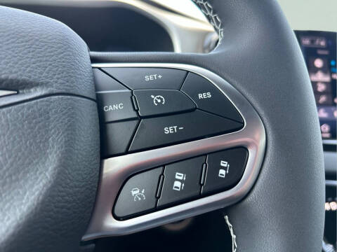 2027 Chrysler Pacifica LX