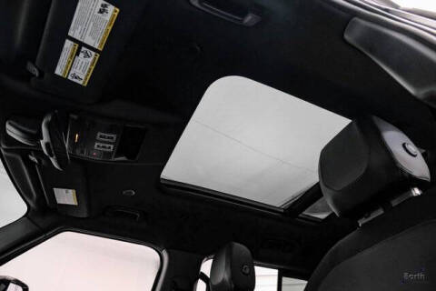 2024 Land Rover Defender 130 P400 X-Dynamic SE