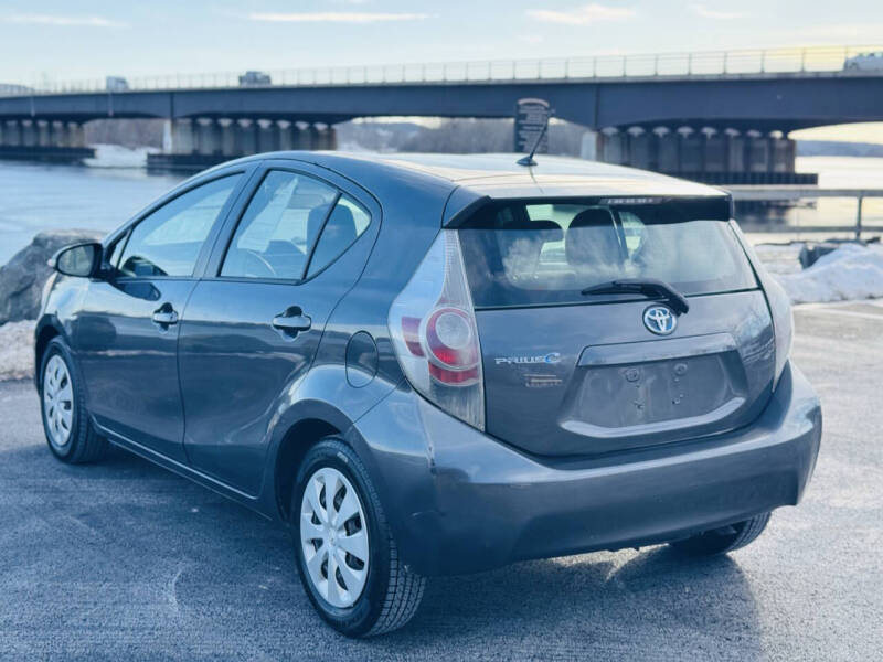2014 Toyota Prius c Four