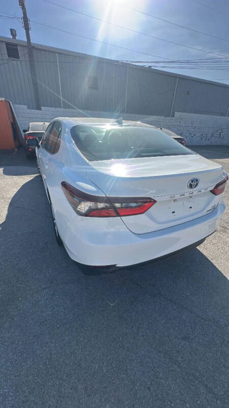 2021 Toyota Camry Hybrid LE