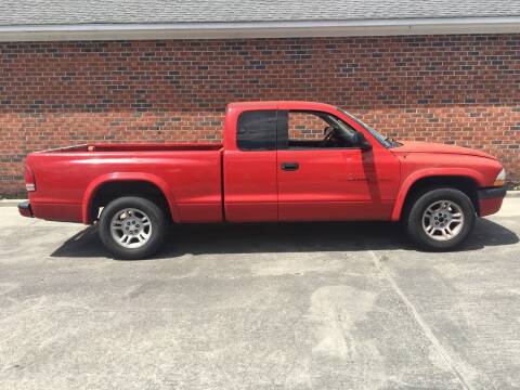 2002 Dodge Dakota for sale at Greg Faulk Auto Sales Llc in Conway SC