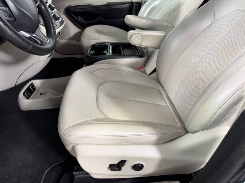 2021 Chrysler Voyager LXi