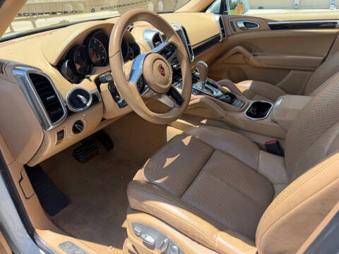 2017 Porsche Cayenne Platinum Edition