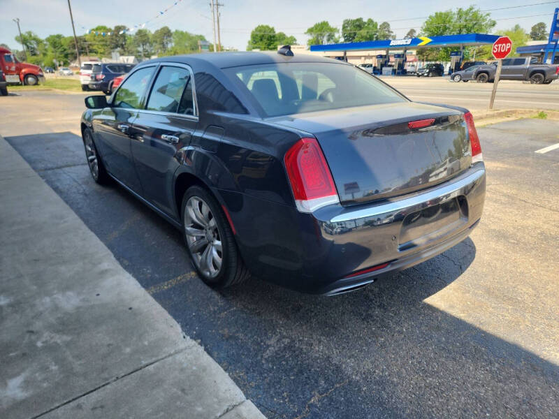 2017 Chrysler 300 C