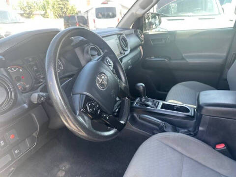 2022 Toyota Tacoma SR