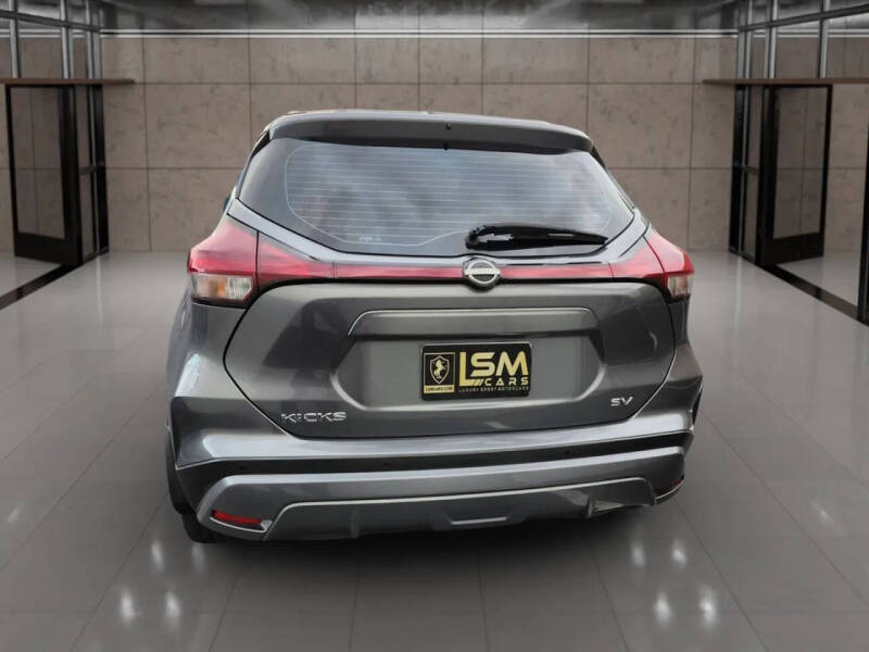 2022 Nissan Kicks SV