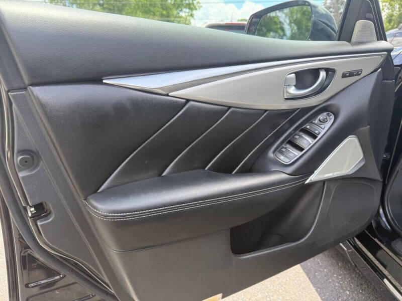 2022 Infiniti Q50 Luxe