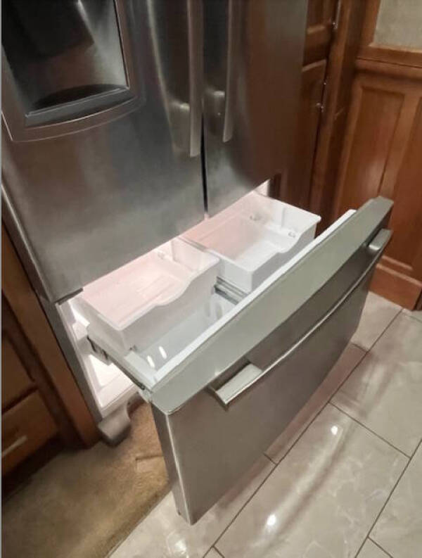 2017 Tiffin Phaeton 40AH