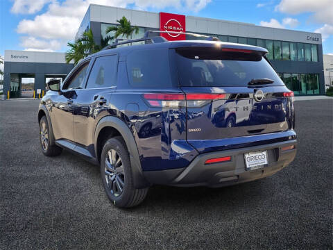2025 Nissan Pathfinder SV