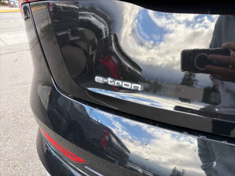 2019 Audi e-tron quattro Premium Plus