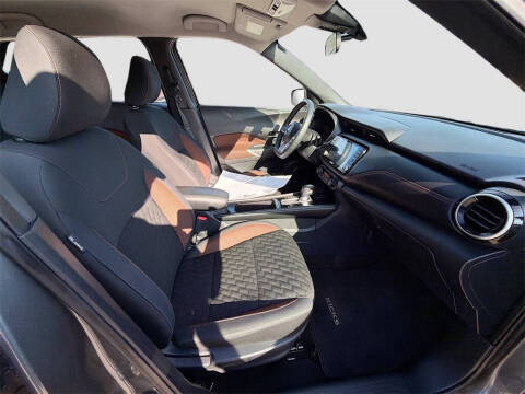 2021 Nissan Kicks SR