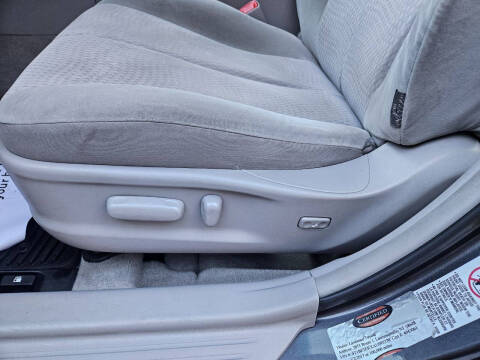 2010 Toyota Camry LE