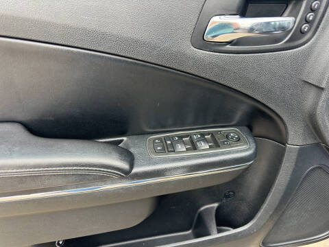 2013 Dodge Charger SXT