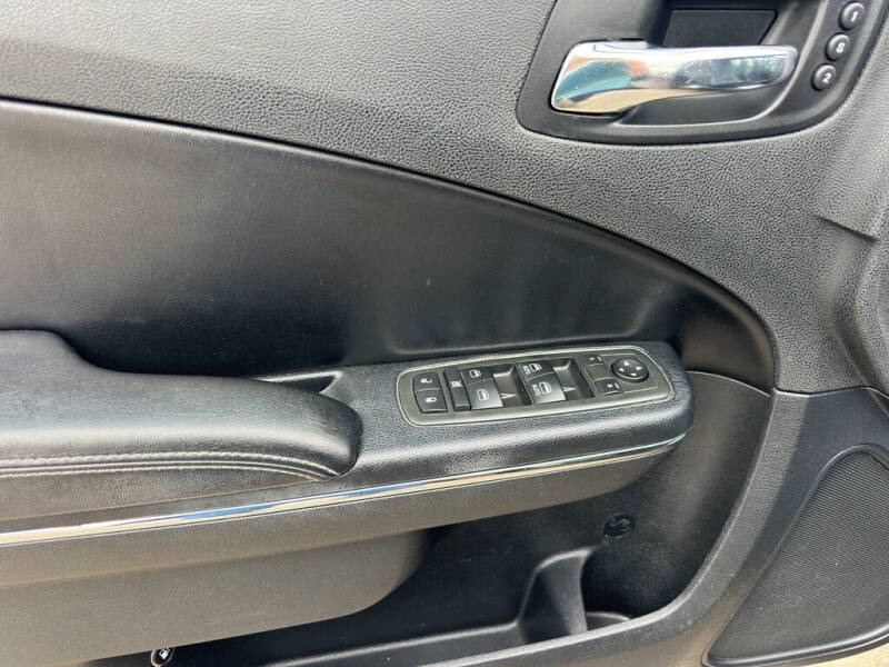 2013 Dodge Charger SXT