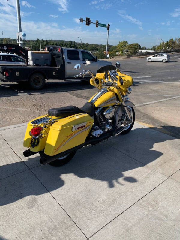 2005 Harley-Davidson Screamin Eagle FLHTCSE2