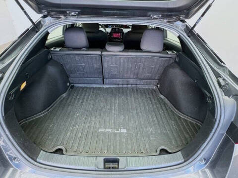 2022 Toyota Prius LE