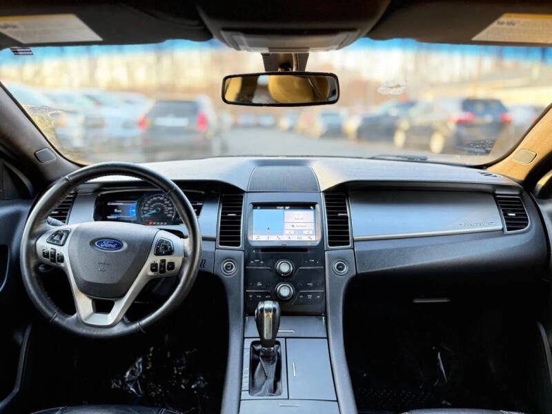 2016 Ford Taurus SEL