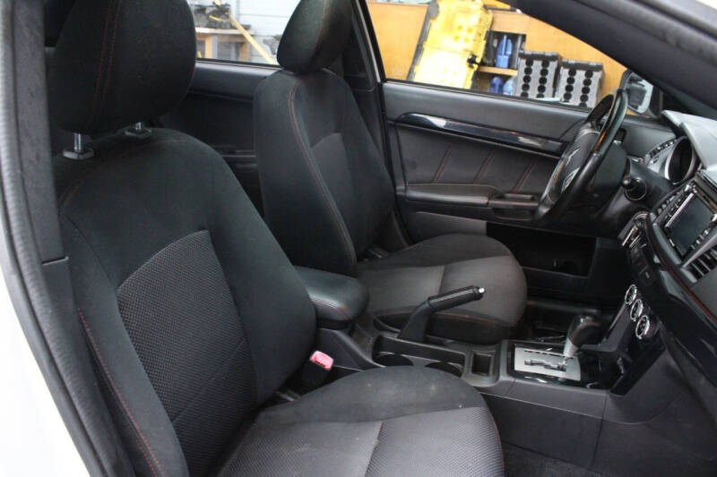 2017 Mitsubishi Lancer LE