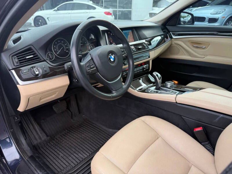 2016 BMW 5 Series 528i