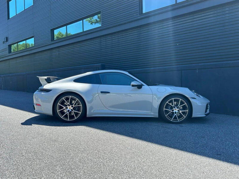 2025 Porsche 911 Carrera