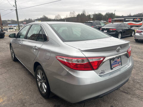 2015 Toyota Camry SE