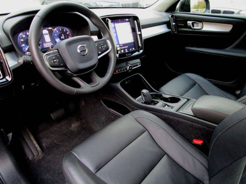 2020 Volvo XC40 T5 Momentum