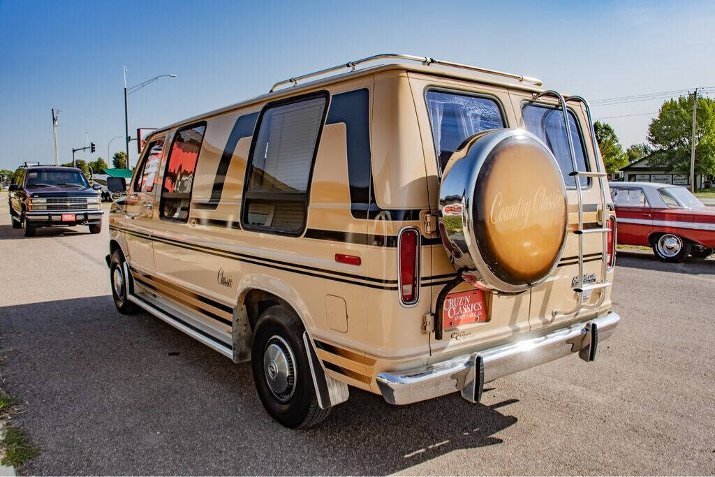 1984 Ford E-Series 109