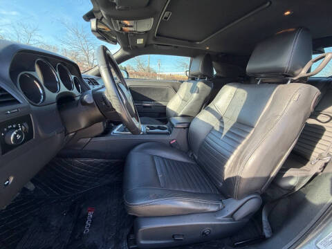 2012 Dodge Challenger SXT Plus