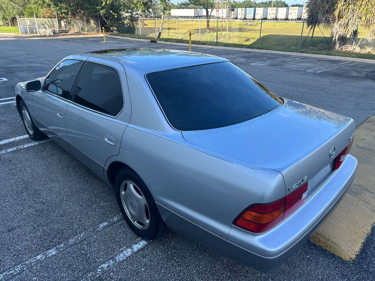 1998 Lexus LS 400  - $7,900