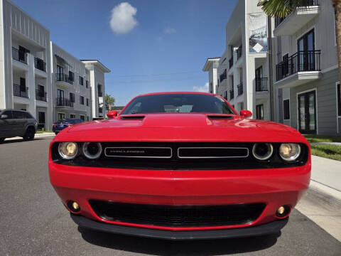 2015 Dodge Challenger SXT Plus