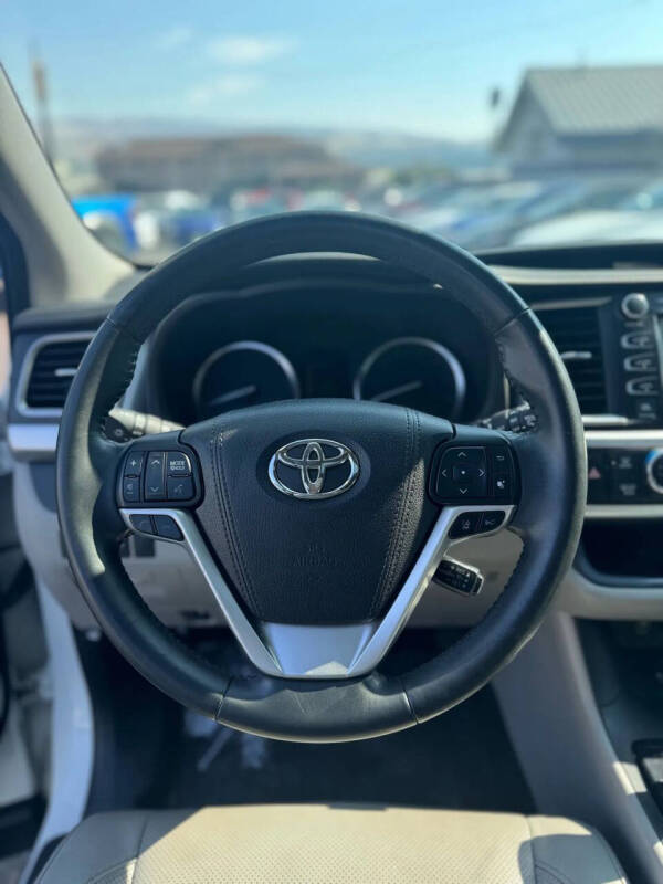 2017 Toyota Highlander