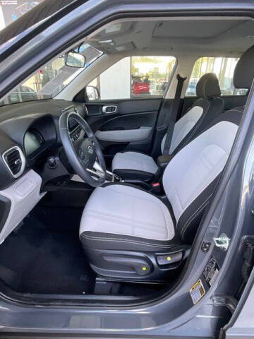 2025 Hyundai Venue SEL