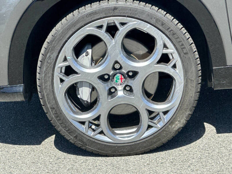 2024 Alfa Romeo Tonale Hybrid Ti