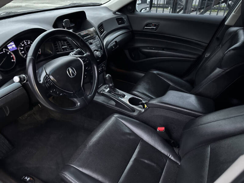 2013 Acura ILX 2.0L w/Premium