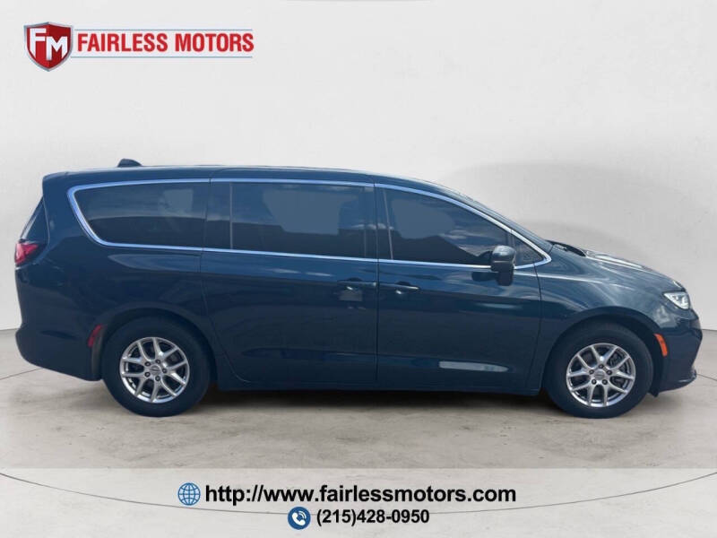 2023 Chrysler Pacifica Touring L
