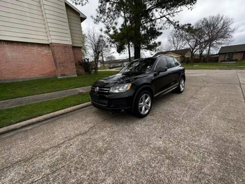 2014 Volkswagen Touareg for sale at Demetry Automotive in Houston TX