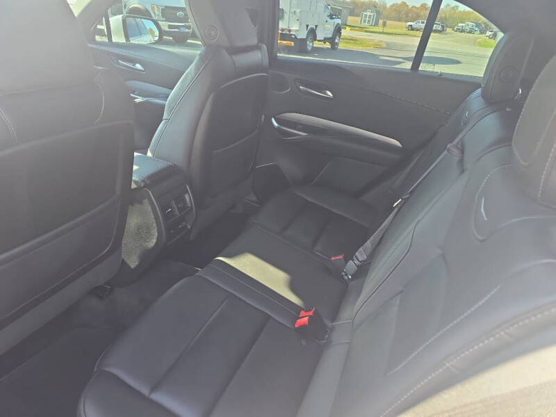 2022 Cadillac XT4 Premium Luxury