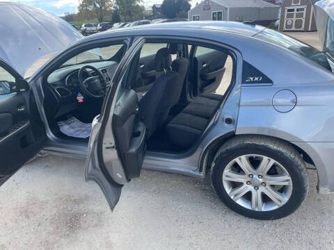 2013 Chrysler 200 LX