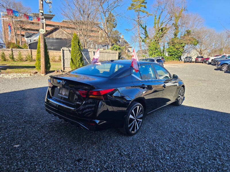 2022 Nissan Altima 2.5 SR