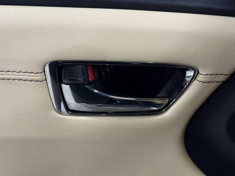 2018 Toyota Avalon Hybrid Limited