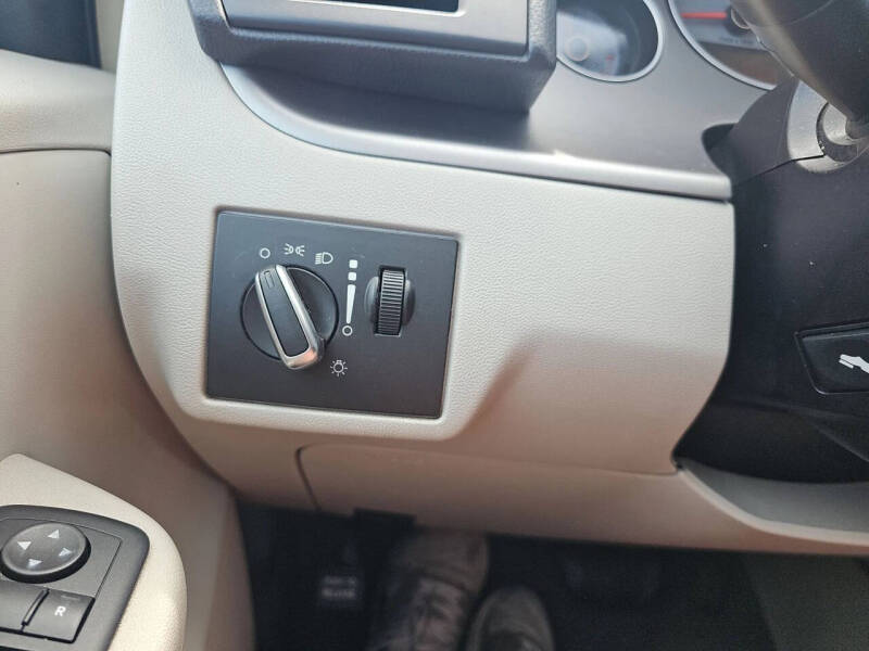 2011 Volkswagen Routan