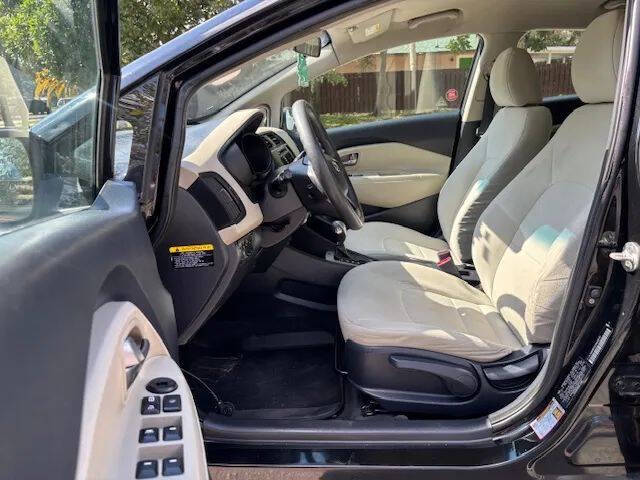 2013 Kia Rio 5-Door LX