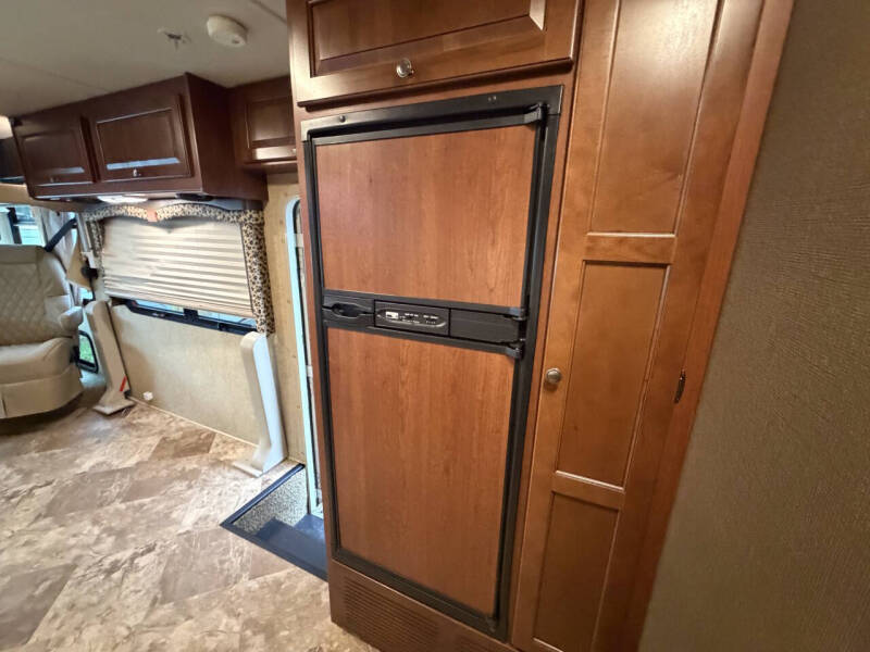 2016 Thor Motor Coach Windsport