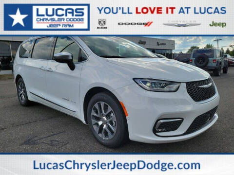 2023 Chrysler Pacifica Plug-In Hybrid for sale at Lucas Chrysler Jeep Dodge Ram in Lumberton NJ