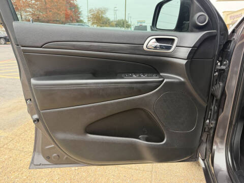 2019 Jeep Grand Cherokee Laredo