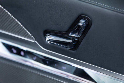 2023 BMW 7 Series 740i