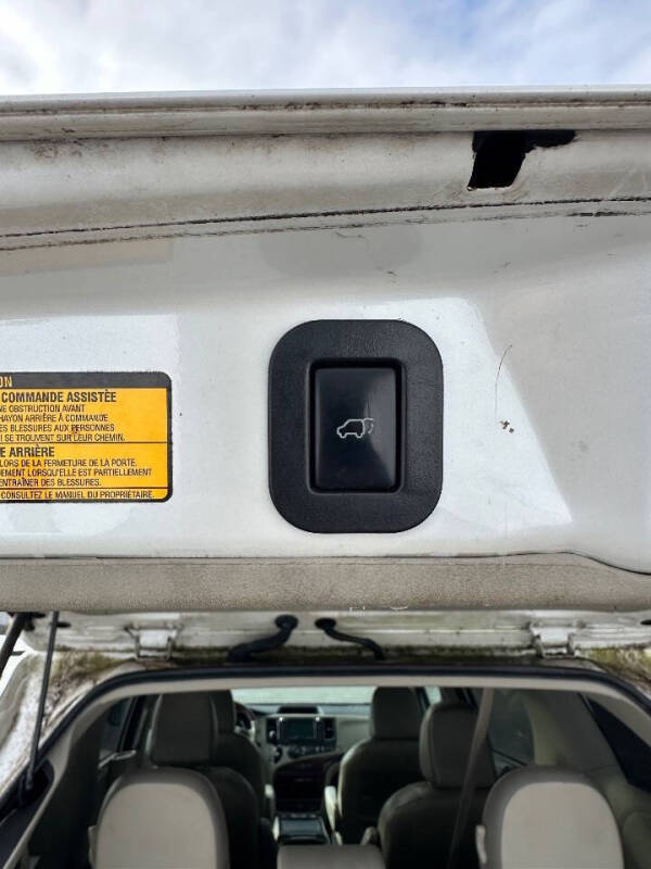 2012 Toyota Sienna Limited 7-Passenger