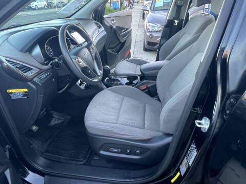 2017 Hyundai Santa Fe SE