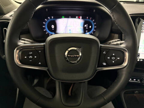 2024 Volvo XC40 B5 Plus Bright Theme