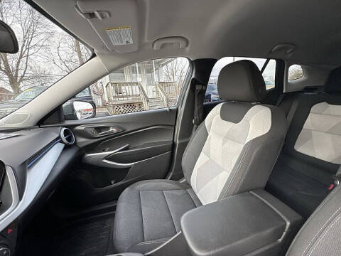 2025 Chevrolet Trax LS